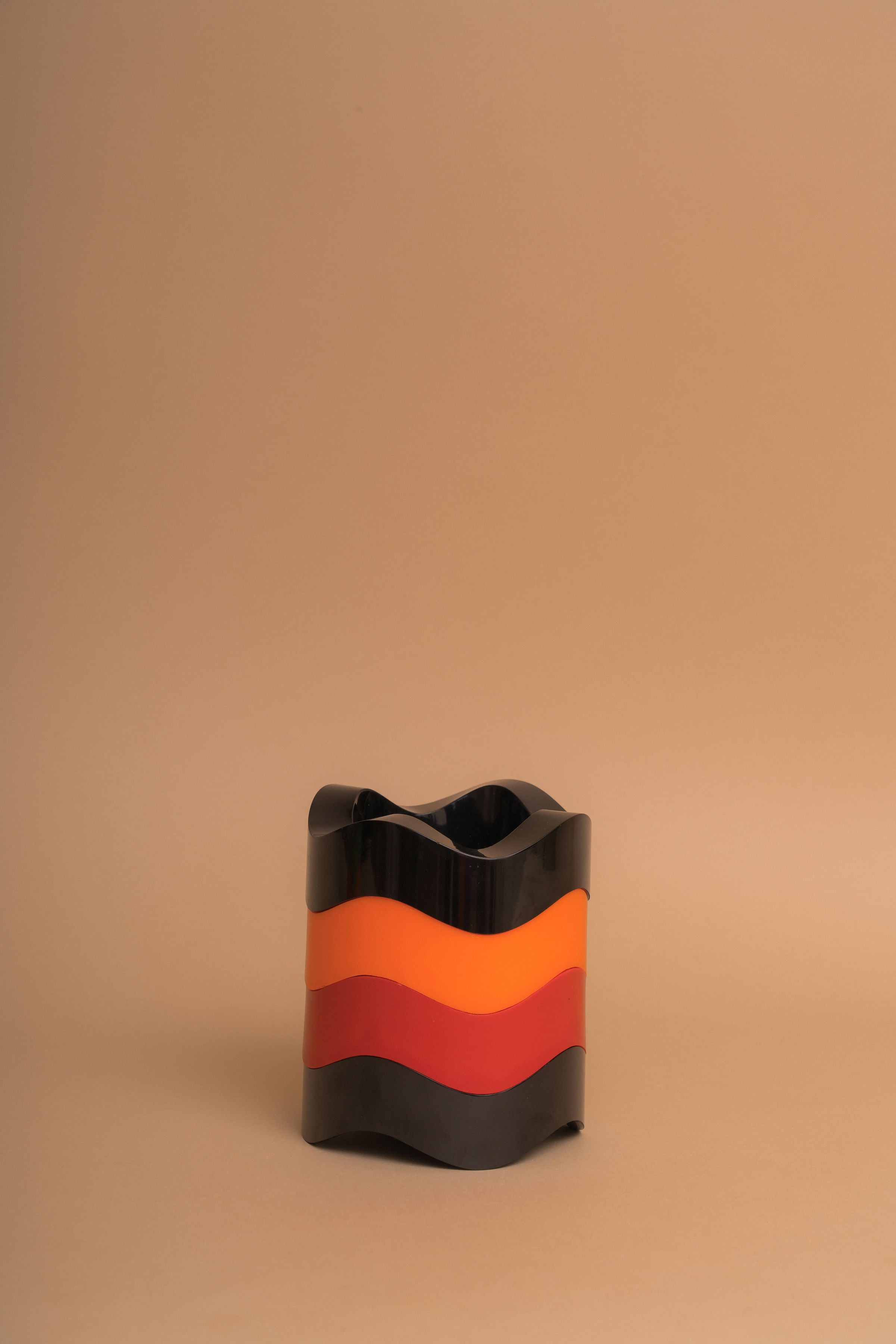 Ulmar Wave Stackable Ashtrays In USA | Eufloria Market